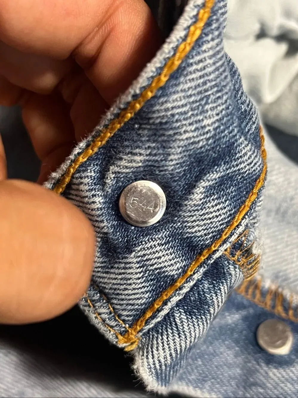 Vintage Levis 501 Button Fly USA Made Jeans 32x34 (Actual 32x32)